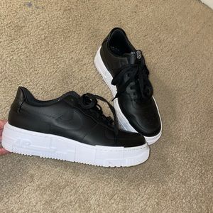 Women’s Air Force 1 pixel